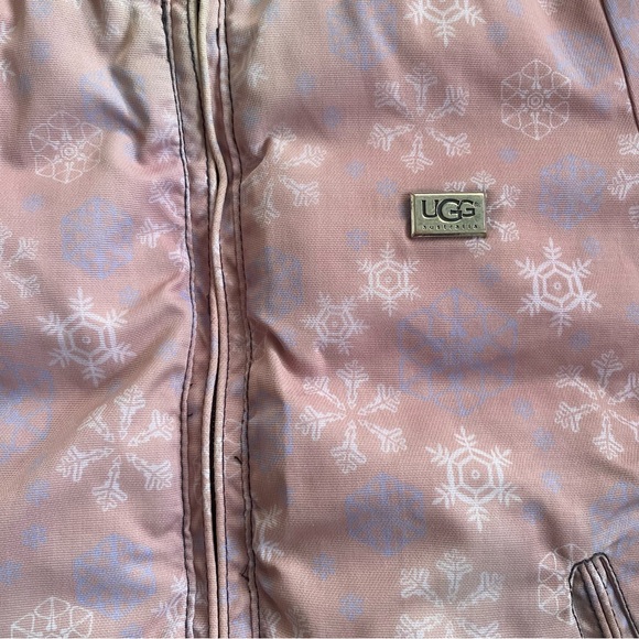 TODDLER UGG REVERSIBLE PUFFER COAT - Picture 8 of 10